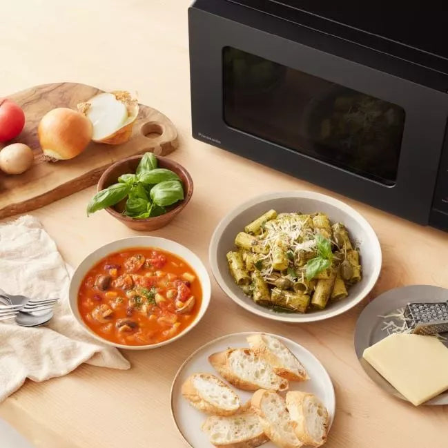 Panasonic 20L Solo Microwave Oven NN-ST22QBMPQ